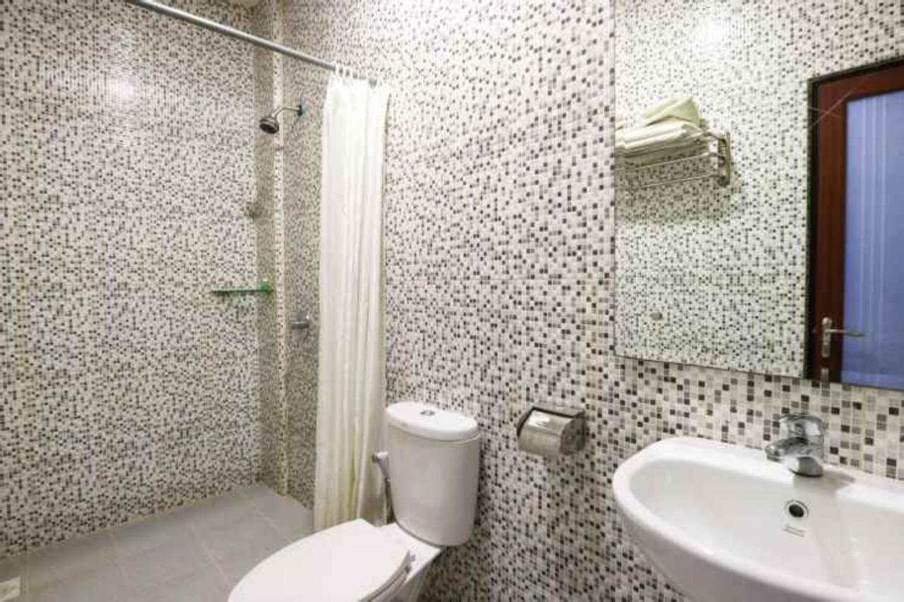Blitz Hotel Batam Near Sultan Mahmud Ri'Ayat Shah Секупанг Экстерьер фото