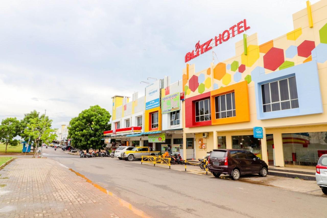 Blitz Hotel Batam Near Sultan Mahmud Ri'Ayat Shah Секупанг Экстерьер фото